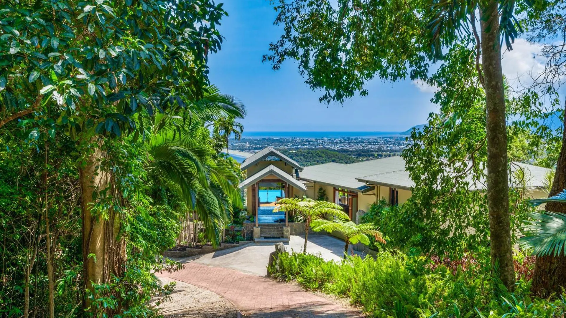 Barong Luxury Home Overlooking Cairns Unrivalled Privacy And Location Search Barong케언스 0*,  오스트레일리아