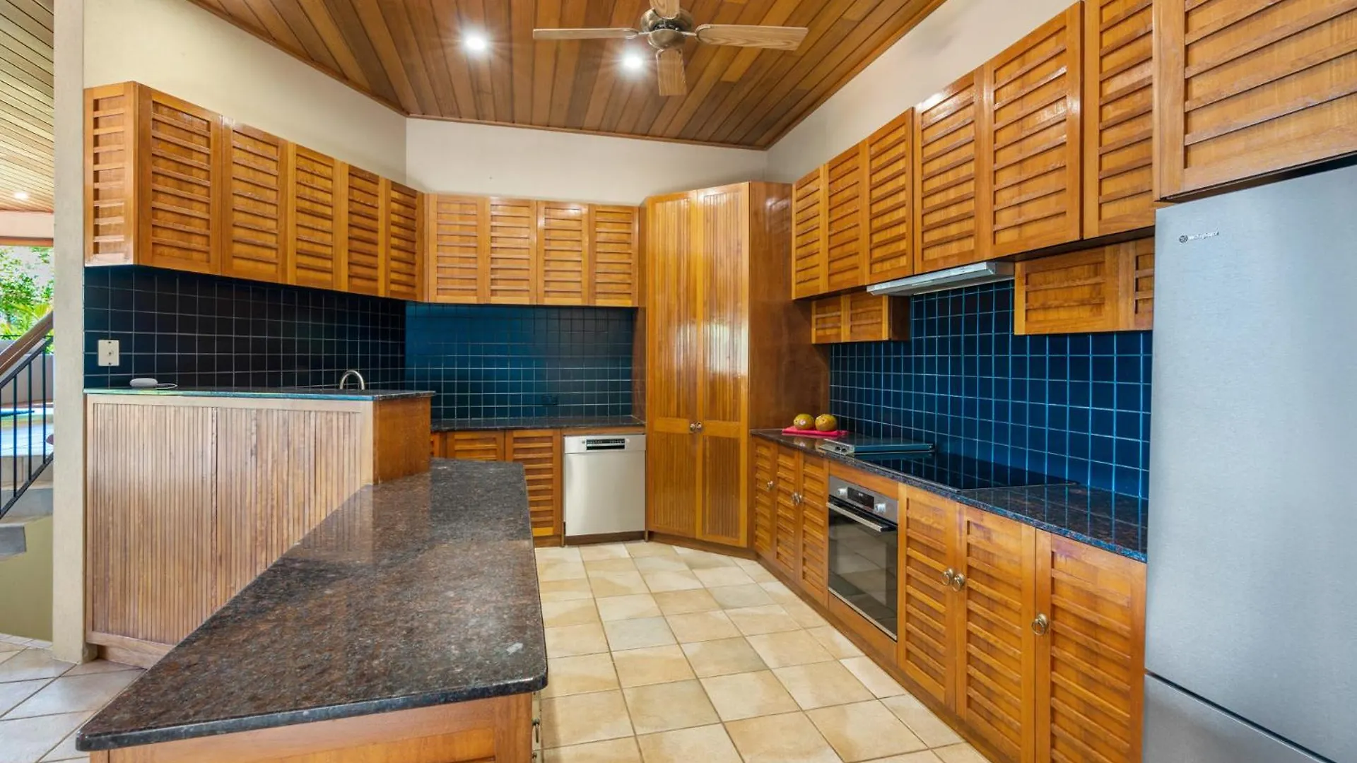 Barong Luxury Home Overlooking Cairns Unrivalled Privacy And Location Search Barong케언스
